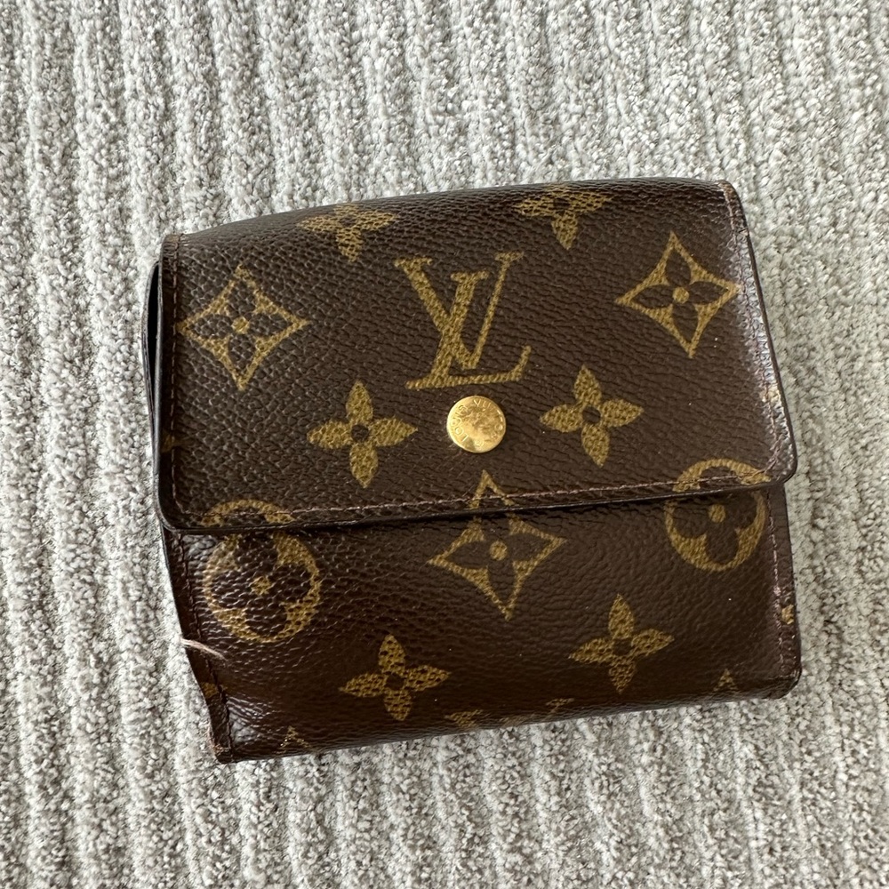 Louis Vuitton wallet preowned